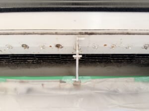 エアコンクリーニング前の送風ファンの汚れ