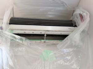 エアコンクリーニング前の送風ファンの汚れ